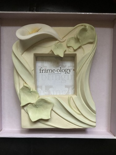 Frameology calla lily - lily, &ivy
